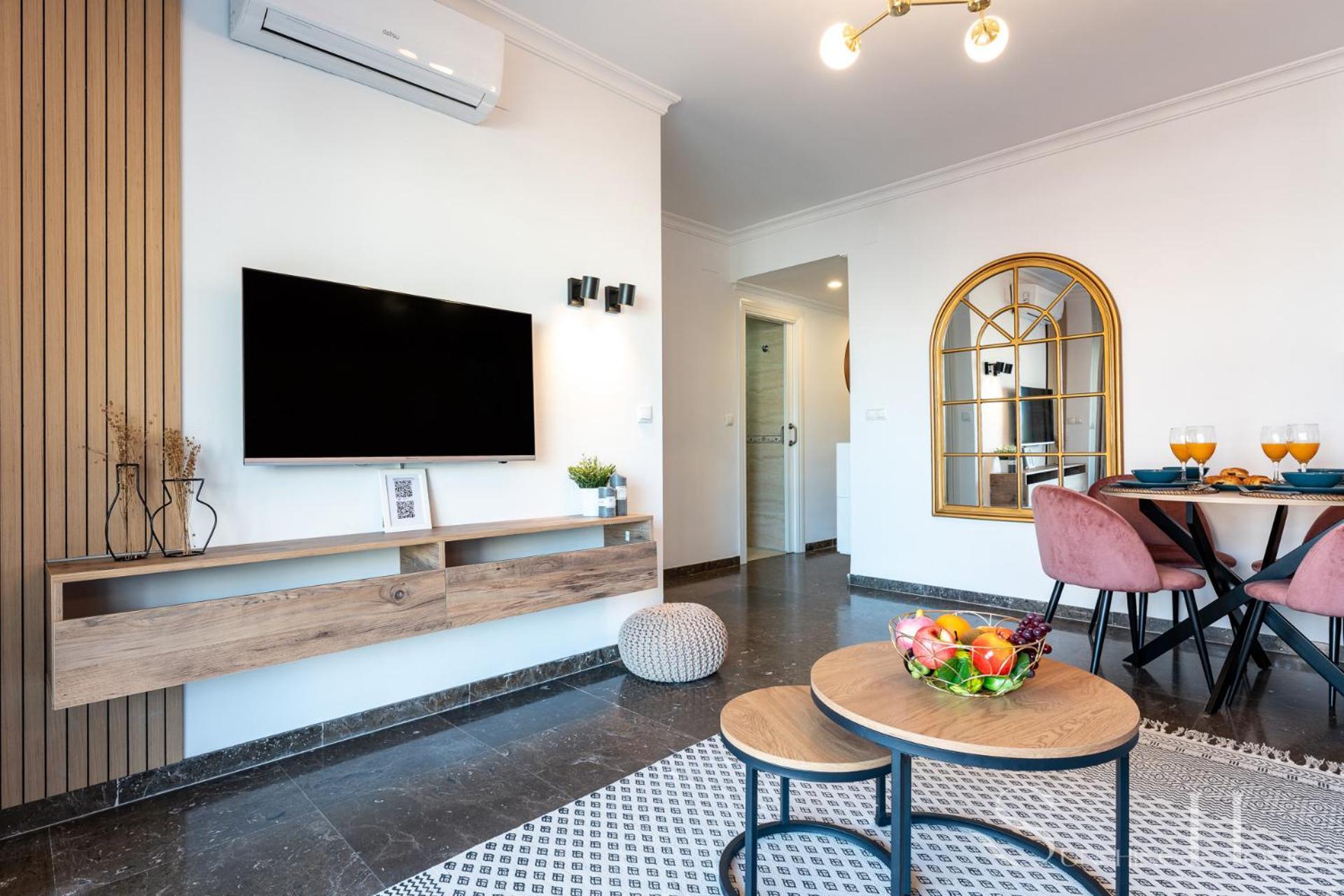 First Line , Cosy And Comfortable + Swimming Pool Τορρεμολίνος Εξωτερικό φωτογραφία